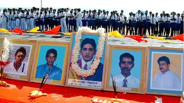 ஐந்து தமிழ் மாணவர்கள்.