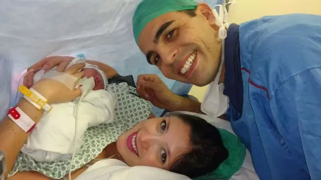 Isabella com o marido Diego e o filho Heitor