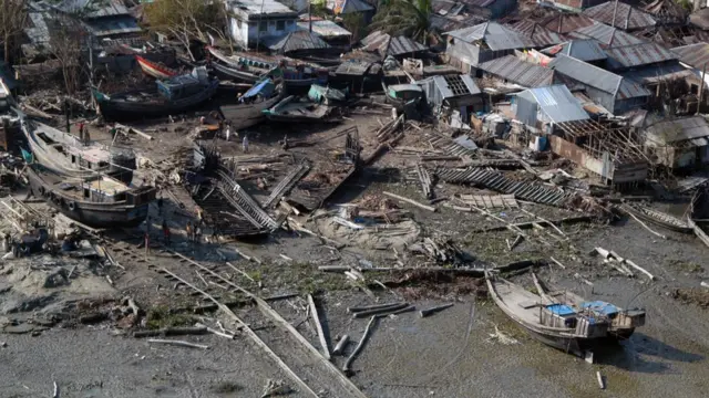 Lesbian xojayin kotib bilan jinsiy aloqa