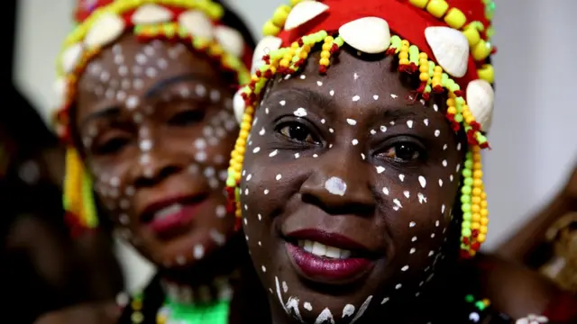 Members of the Congolese Cultural Dance Group pose for photographs as they get ready backstage before they present "Ballet National Du Congo" in Bhopal, India, 29 May 2017. The cultural program of African Dance and Music Performance was organized by the Indian Council for Cultural Relations