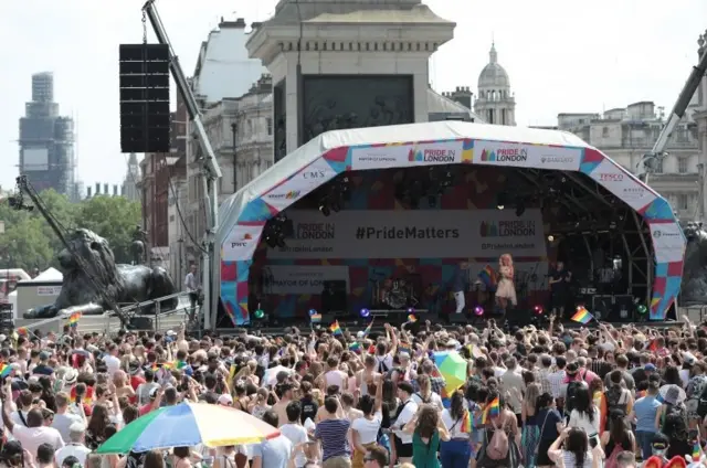 เวทีแสดง