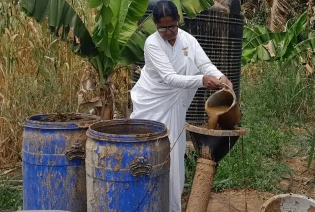 Таппи қилаётган аёл