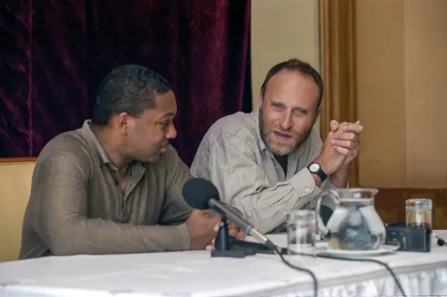 Уинтон Марсалис и Александр Кан на презентации Jazz at the Lincoln Center Orchestra в гостинице "Националь" в Москве. 4 июля 1999 г.