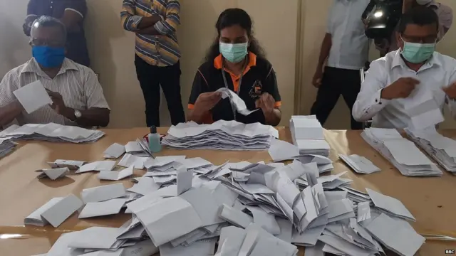 ඡන්ද ගණන් කිරීමේ පෙරහුරුවක්