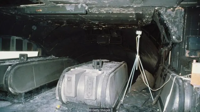 1987இல், பூமிக்கு அடியில் அமைந்திருக்கும் கிங்க்ஸ் கிராஸ் நிலையத்தில் ஏற்றப்பட்ட தீவிபத்தில் 31 பேர் உயிரிழந்தனர்