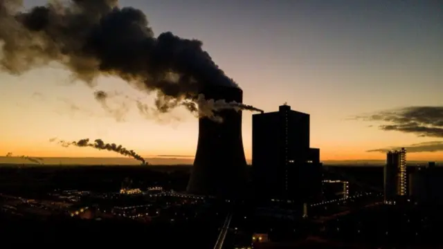 ચીન અને ભારતે કોલસાના વપરાશને બંધ કરવાની વાત પર અસંમતિ વ્યક્ત કરી અને તેનો ઉપયોગ ઘટાડવાના ઉલ્લેખ અંગેનો આગ્રહ જાળવી રાખ્યો