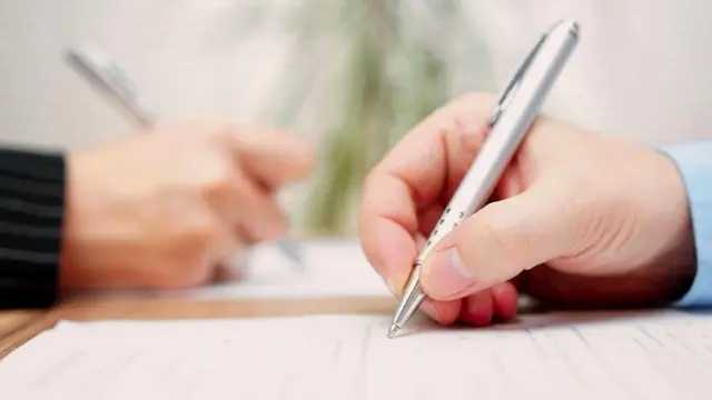 Один из опросов выяснил, что пики подачи заявлений на развод - март и август