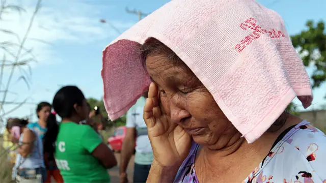 Familiarescasadeapostas com entrardetentos aguardam notícias do ladocasadeapostas com entrarfora Penitenciária Agrícolacasadeapostas com entrarMonte Cristo,casadeapostas com entrarRoraima