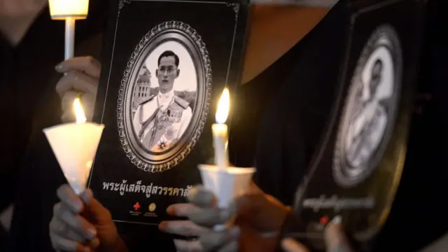 Lễ tưởng niệm Vua Thái 30/11/2016