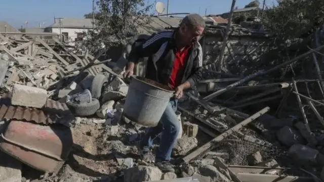 இடிபாடுகள்