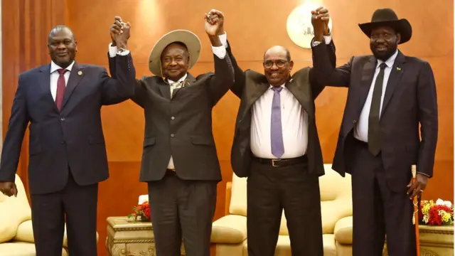 Kiongozi wa waasi Riek Machar, Rais wa Uganda Yoweri Museveni, Rais wa Sudan Omar al-Bashir na rais wa Sudan Kusini Salva Kiir