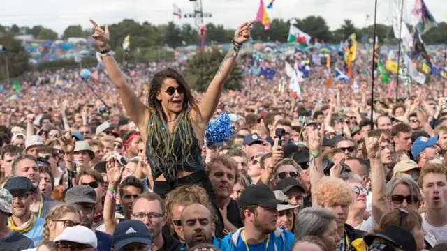 Público no Glastonbury Festival