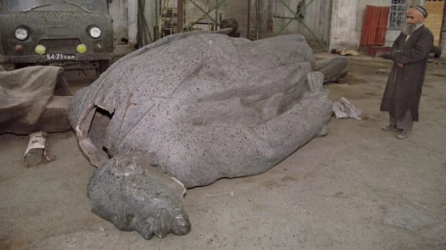 د لینن مجسمه