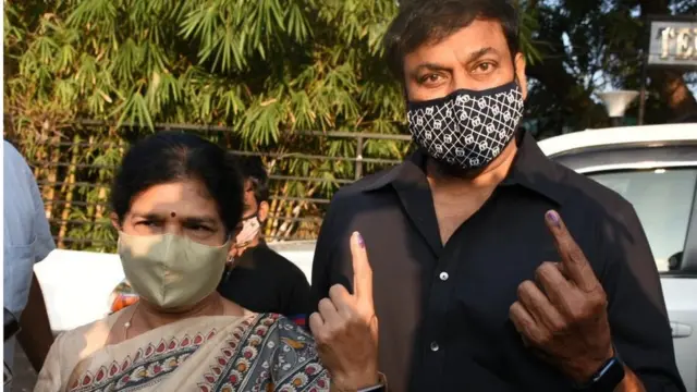 ఓటువేసిన చిరంజీవి దంపతులు