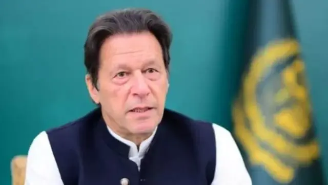 પાકિસ્તાનમાં રાજકીય ઘમસાણ વચ્ચે ઇમરાન ખાન પર રાજીનામું આપવાનું દબાણ હતું