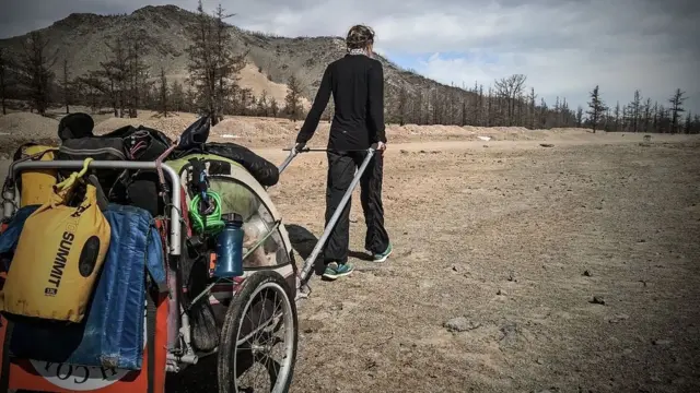 انجیلا میکسویل