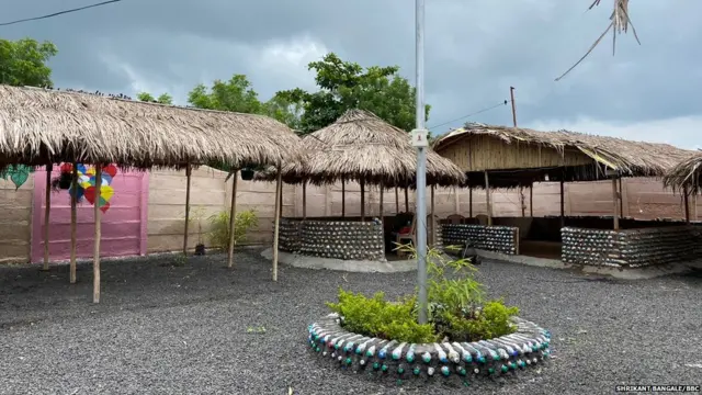 प्लास्टिकचं घर