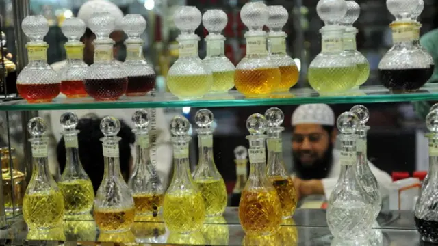 પાલનપુરનાં ફૂલોનાં અત્તરની સુગંધ દેશ દુનિયામાં પ્રખ્યાત હતી