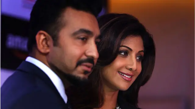 পশমিনা শালের ব্যবসা তার ভাগ্য বদলে দিয়েছিল।