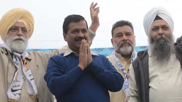 આપના ધારાસભ્ય જરનૈલસિંહ સાથે કેજરીવાલની તસવીર