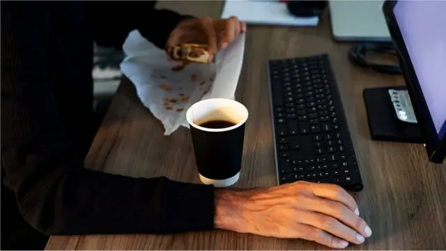 남보다 먼저 사무실에 출근하는 것만으로는 충분치 않다. 자신의 성과를 자랑해야 한다