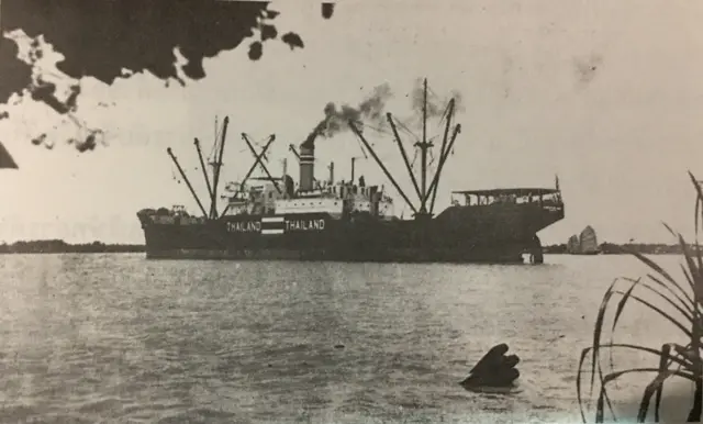 ตามรอยอาทิตย์อุทัยฯ / ณัฐพล ใจจริง