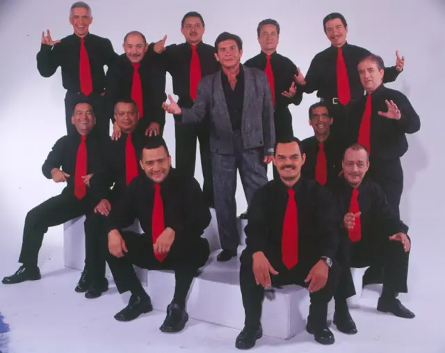 Rodolfo Aicardi y la banda Típica RA7