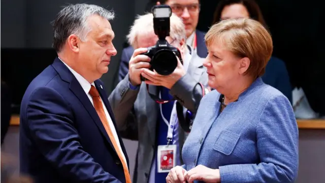 Viktor Orban e Angela Merkle