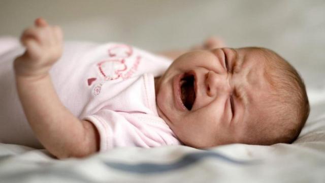 连新生儿都会模仿他们在子宫中听到的语言，带着口音哭泣。