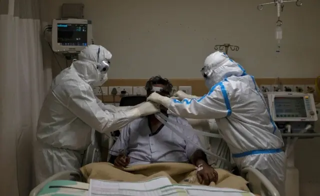 వ్యాక్సిన్...ఆక్సిజన్ రెండూ కొరతే