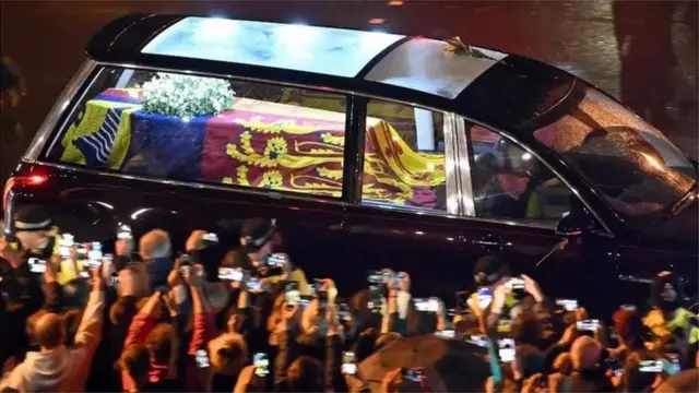 મહારાણી એલિઝાબેથ દ્વિતીય