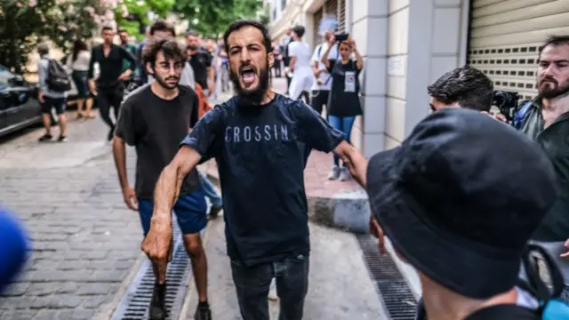 Onur Yürüyüşü'ne muhfazakarlar karşı çıkıyor