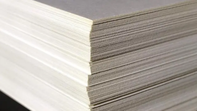 Край бумаги лишь выглядит ровным - на самом деле он зазубрен как пила