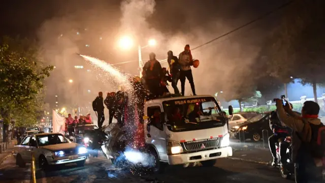 Várias pessoaspalpite brasileiro série acimapalpite brasileiro série aum cminhãopalpite brasileiro série aQuito, Equador, nos protestos contra o fim dos subsídios aos combustíveispalpite brasileiro série ameadospalpite brasileiro série aoutubro