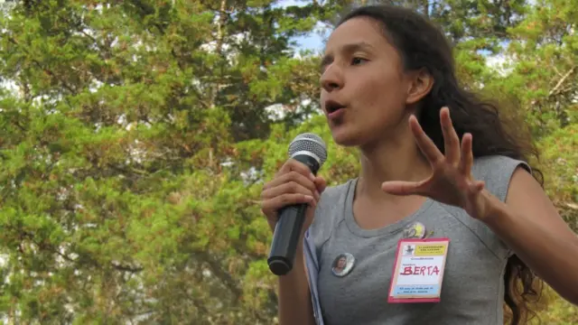 Berta Zuñiga durante discurso