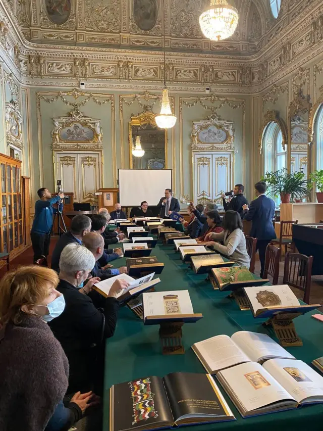 Санкт Петербургдаги навойихонлик