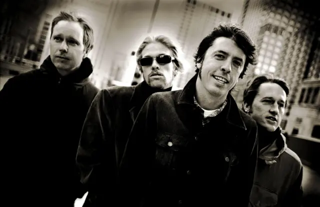 Nate Mendel, Taylor Hawkins, Dave Grohl y Chris Shiflett