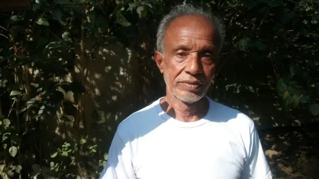 মুহুরির চর ঘেঁষা বর্ডারপাড়ার বাসিন্দা নারায়ণচন্দ্র মজুমদার