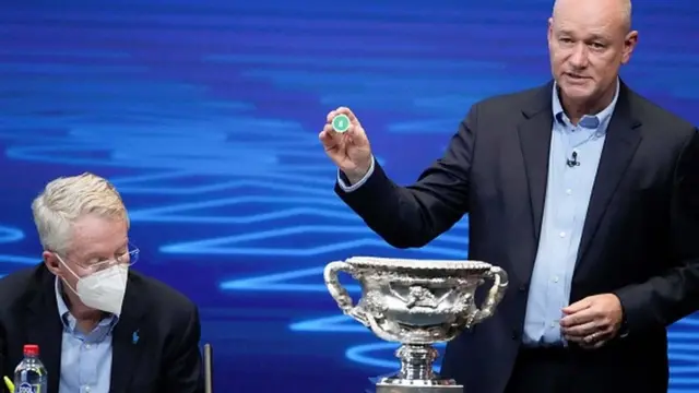 Жеребьвка на AO