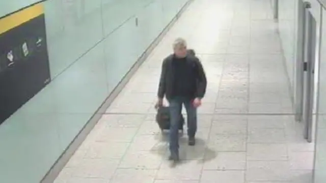 Sergeev, Sergey Fedetov ismiyle Heathrow Havaalanı'na indiğinde güvenlik kameraları tarafından görüntülendi.