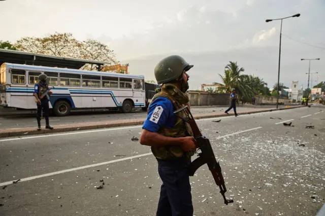 குண்டி வெடிப்பின் அதிர்வுகள்