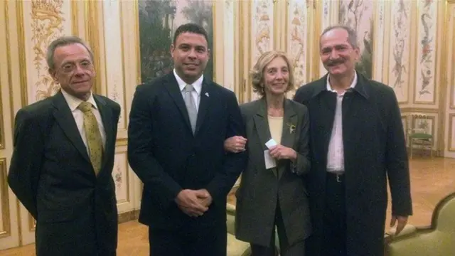 Бустани в Париже