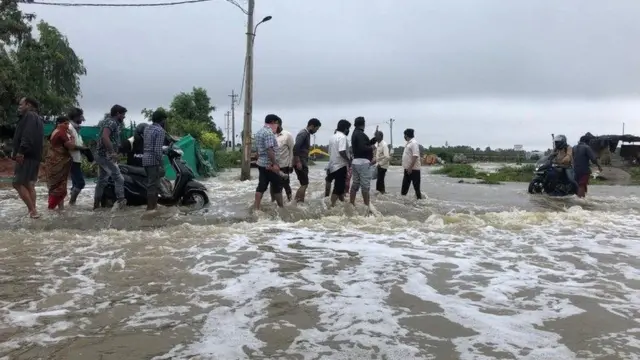 తెలంగాణలో భారీ వర్షాలు