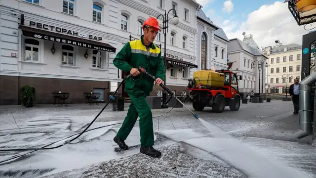Дезинфекция улиц в Москве