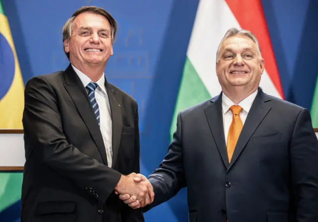 O ex-presidente Jair Bolsonaro e o primeiro ministro húngaro Viktor Orban