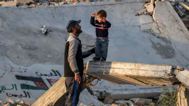 ኣብ ቓዛ ዝቕመጡ ፍልስጤማውያን ኣብ ዋዜማ ስምምዕ ምቍራጽ ተዅሲ`ውን ግዳይ ደብዳብ ይዀኑ