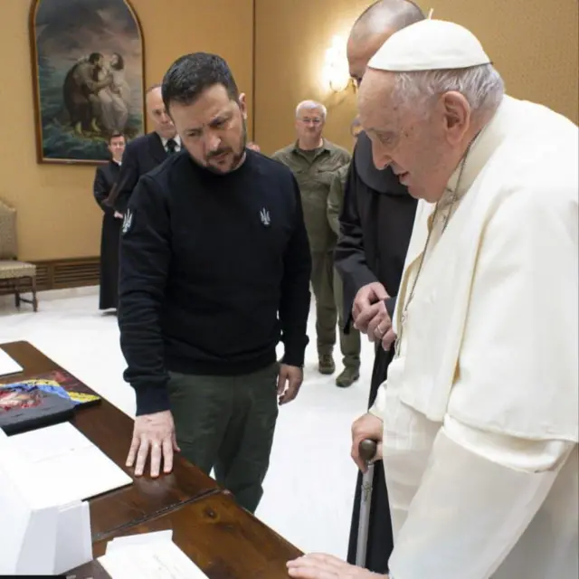 Папа Франциск и Владимир Зеленский 