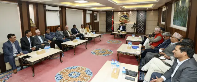 प्रधानमन्त्री निवास बालुवाटारमा आठ दलका शीर्ष नेताहरू