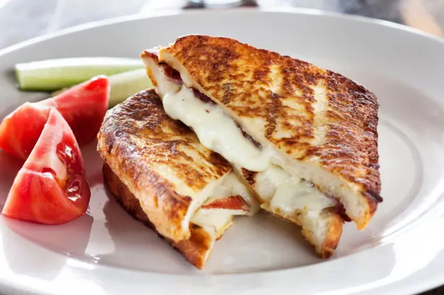 Peynirli tost