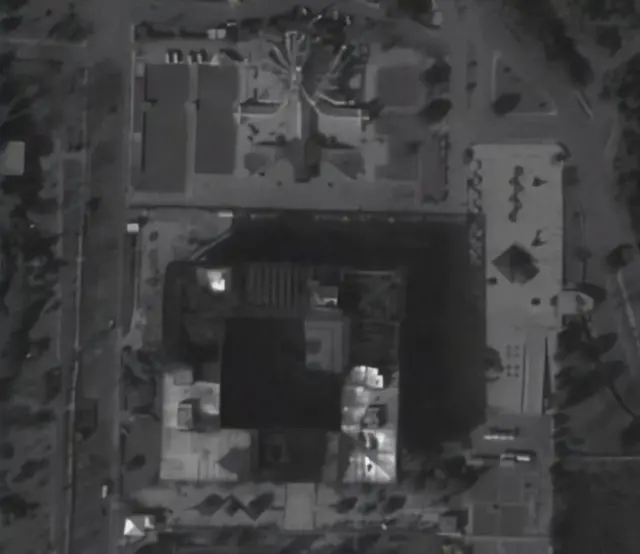 Picha ya setilaiti ya Israel ya makao makuu ya televisheni ya Iran baada ya kulipuliwa.